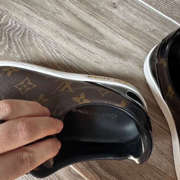 LV sneakers - Picture 4 of 9